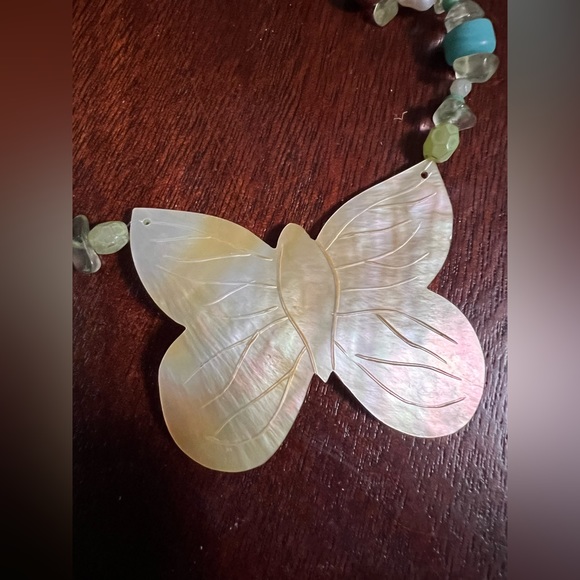 American Eagle Butterfly Shell Necklace - Picture 2 of 4